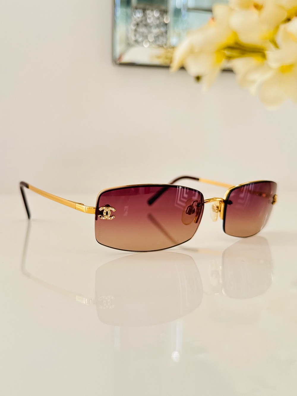 Extremely RARE 🍒 Chanel Vintage Gold crystal Swarovski rimless sunglasses - Picture 3 of 9